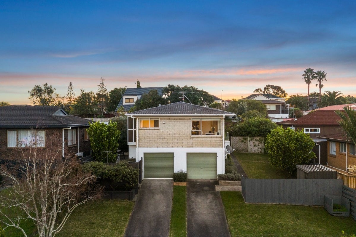 1/15 Imogene Way, Half Moon Bay, Auckland - Carousel 1