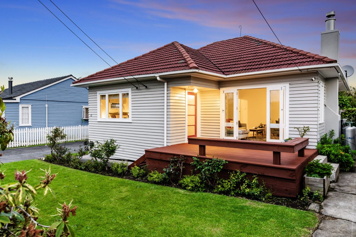 1/15 Fitzroy Street, Papatoetoe, Auckland - Carousel 1