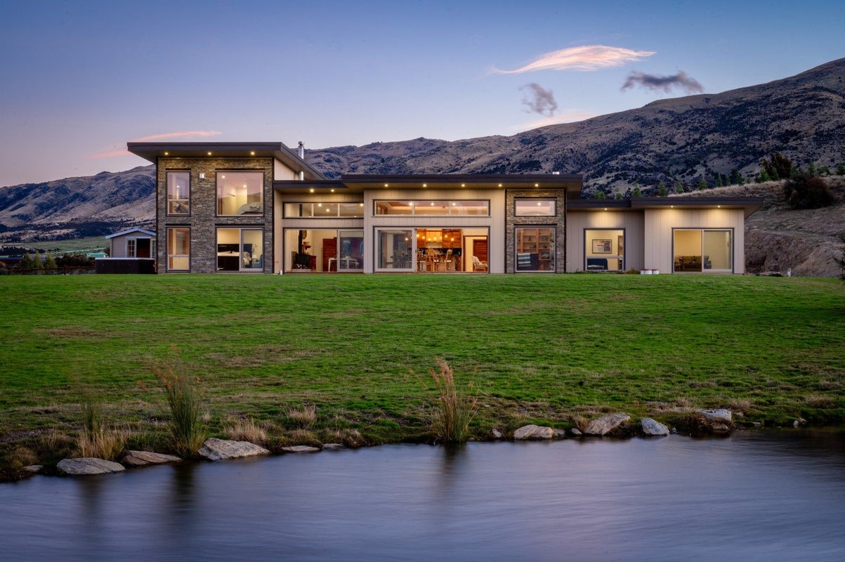 2 Miharo Lane, Queensberry, Cromwell - Carousel 1