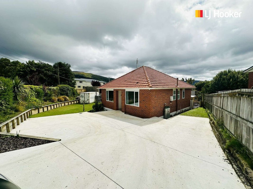 31 Mayfield Avenue, Wakari, Dunedin - Carousel 1