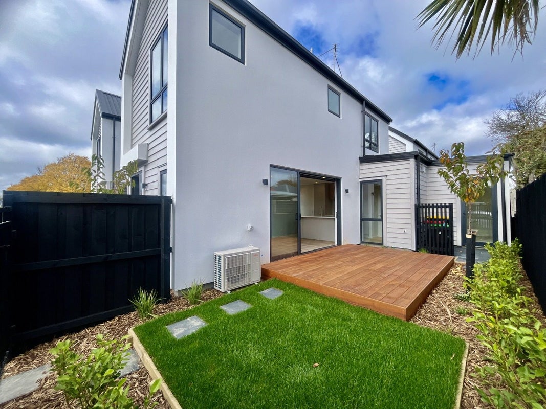 1/10 Surrey Street, Linwood, Christchurch - Carousel 1