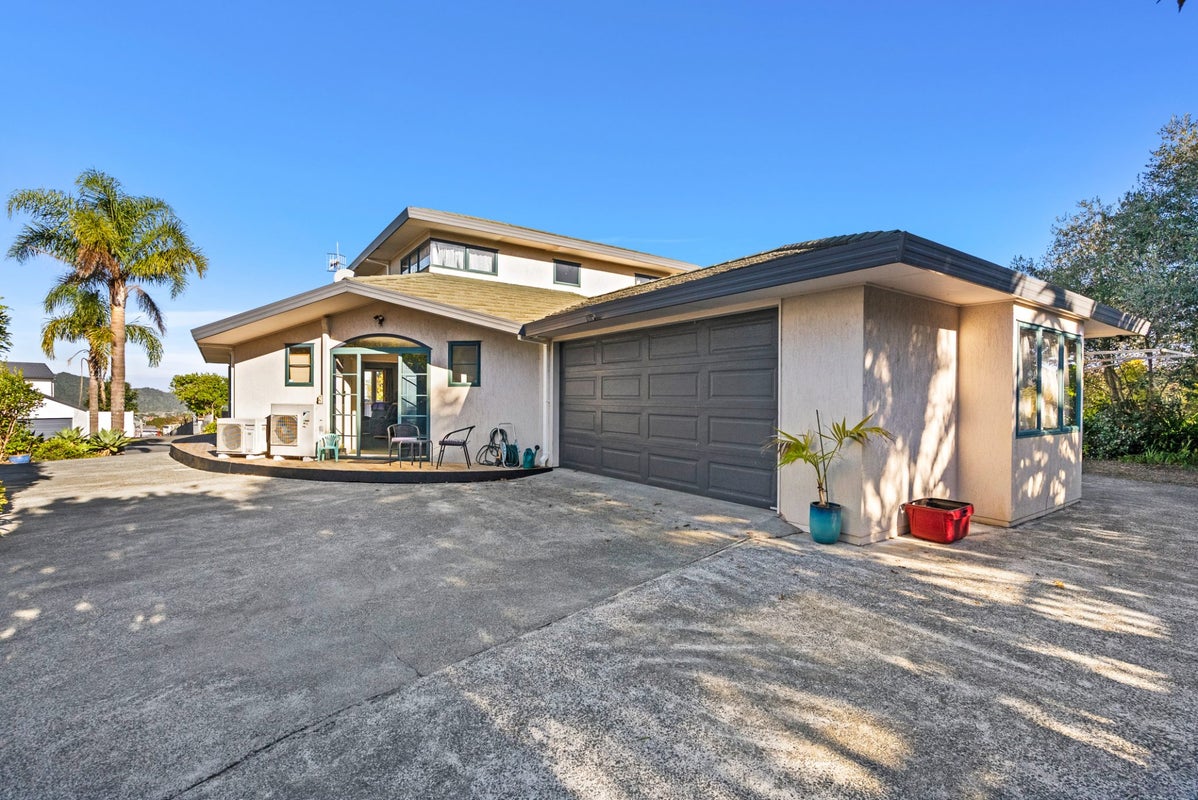 9 Pebble Beach Boulevard, Kamo, Whangarei - Carousel 1