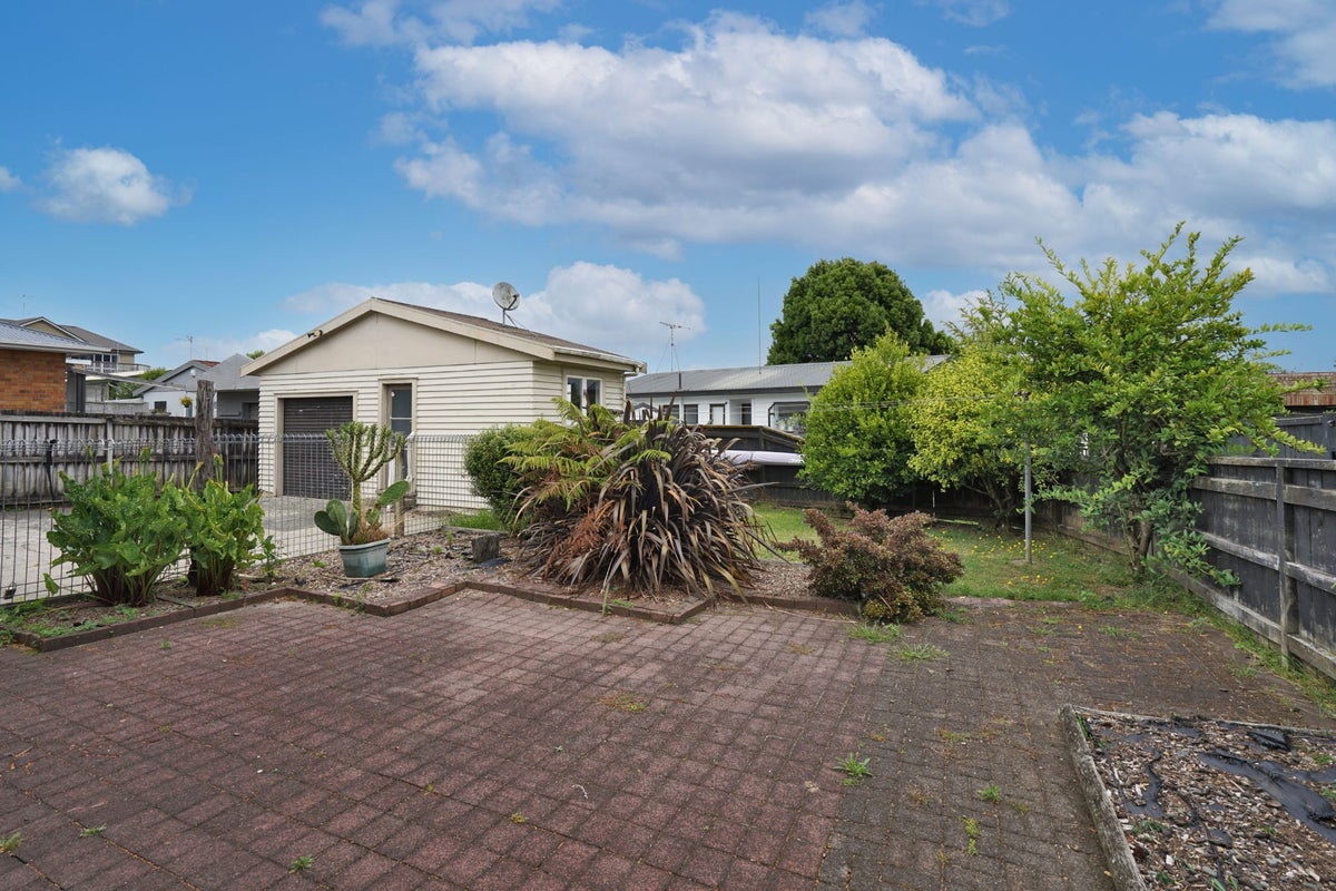 21 Waimarie Street, Nawton, Hamilton - Carousel 12