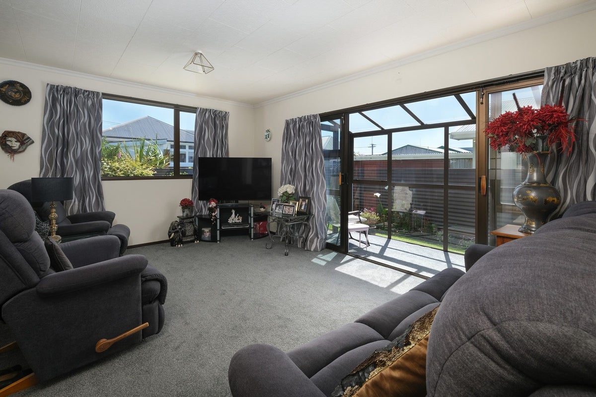 8B Bellona Street, Saint Kilda, Dunedin - Carousel 2