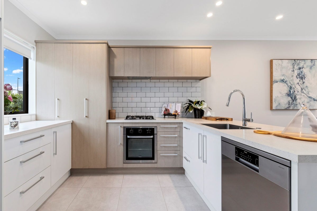 7 Nganui Avenue, Takanini, Auckland - Carousel 2