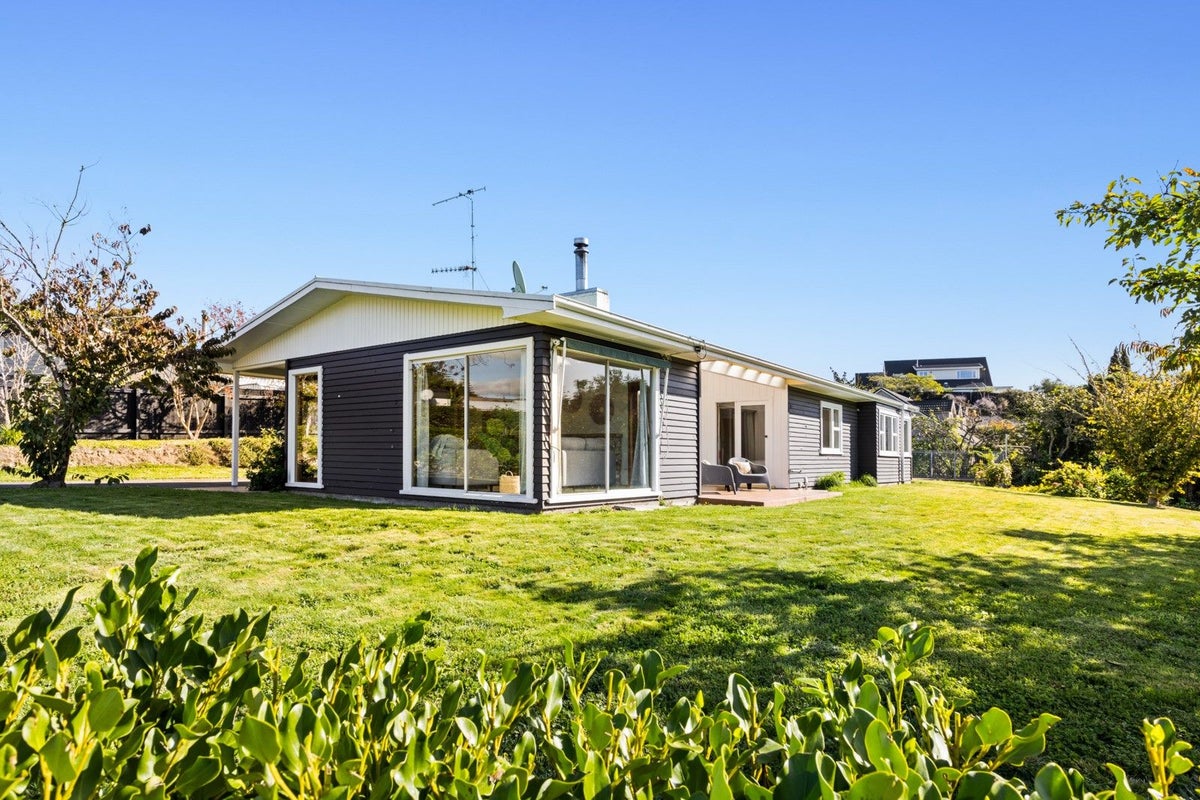 80 Greenwood Road, Havelock North, Havelock North - Carousel 2