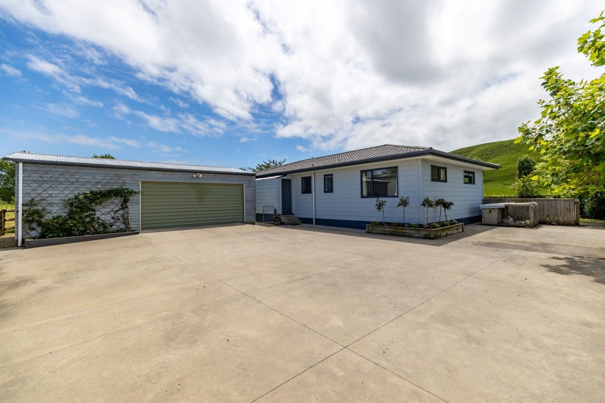 843 Lincoln Road, Everett Park, Inglewood - Carousel 1