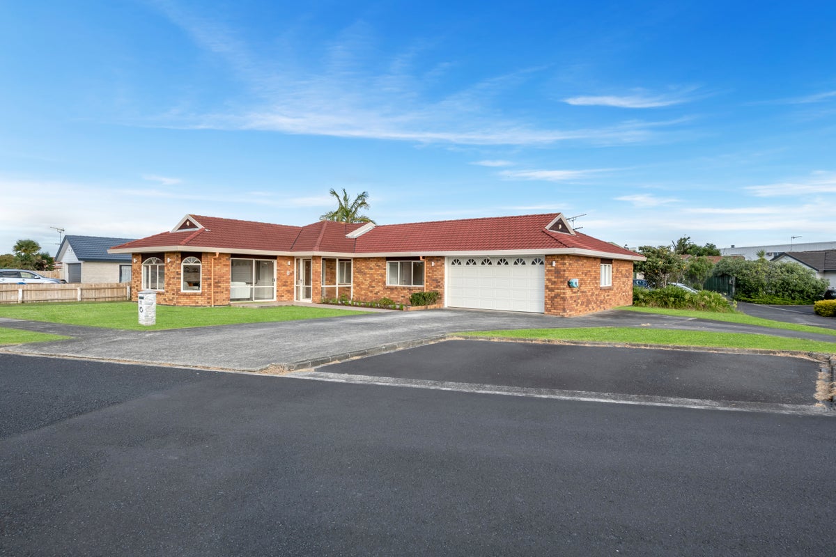 10 Tullis Place, Burswood, Auckland - Carousel 2