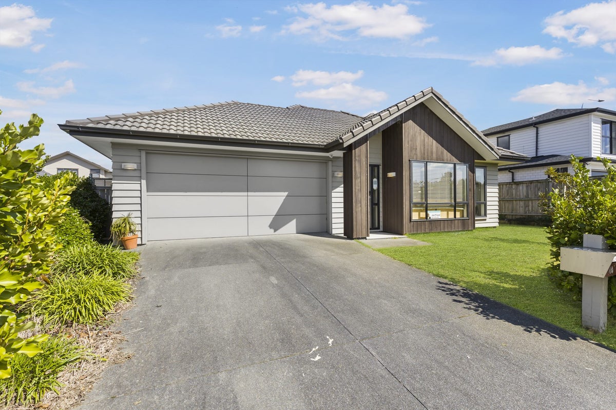 46 Kuhanui Drive, Karaka, Papakura - Carousel 1