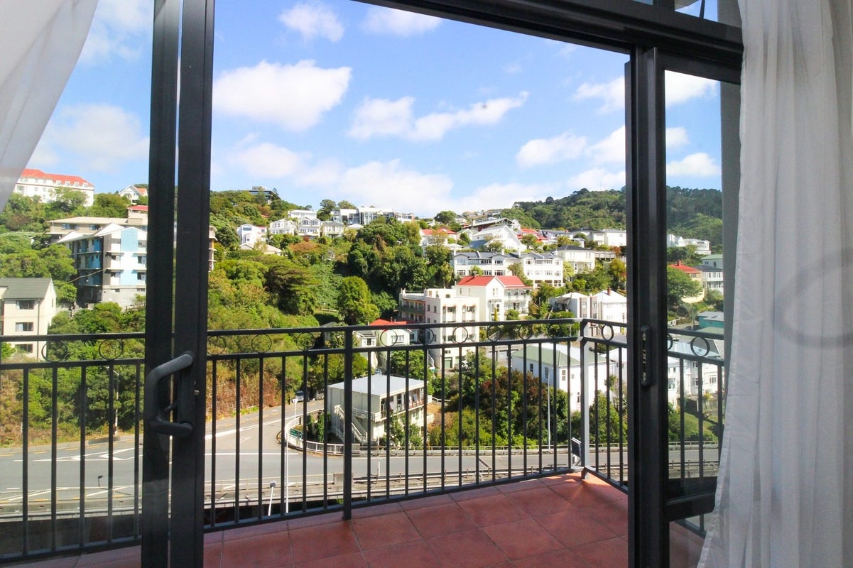 9D/154 The Terrace, Wellington Central, Wellington - Carousel 1