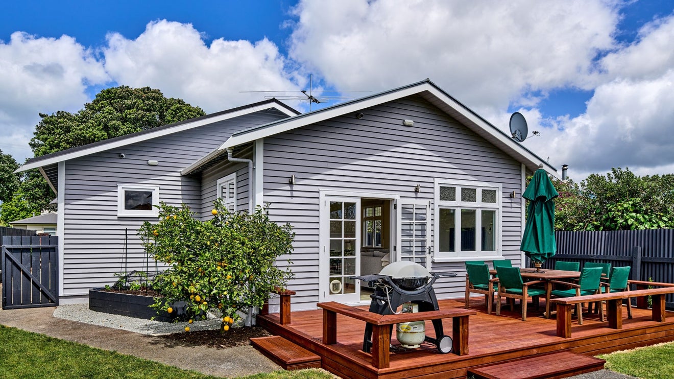 1 Malone Road, Waterloo, Lower Hutt - Carousel 1