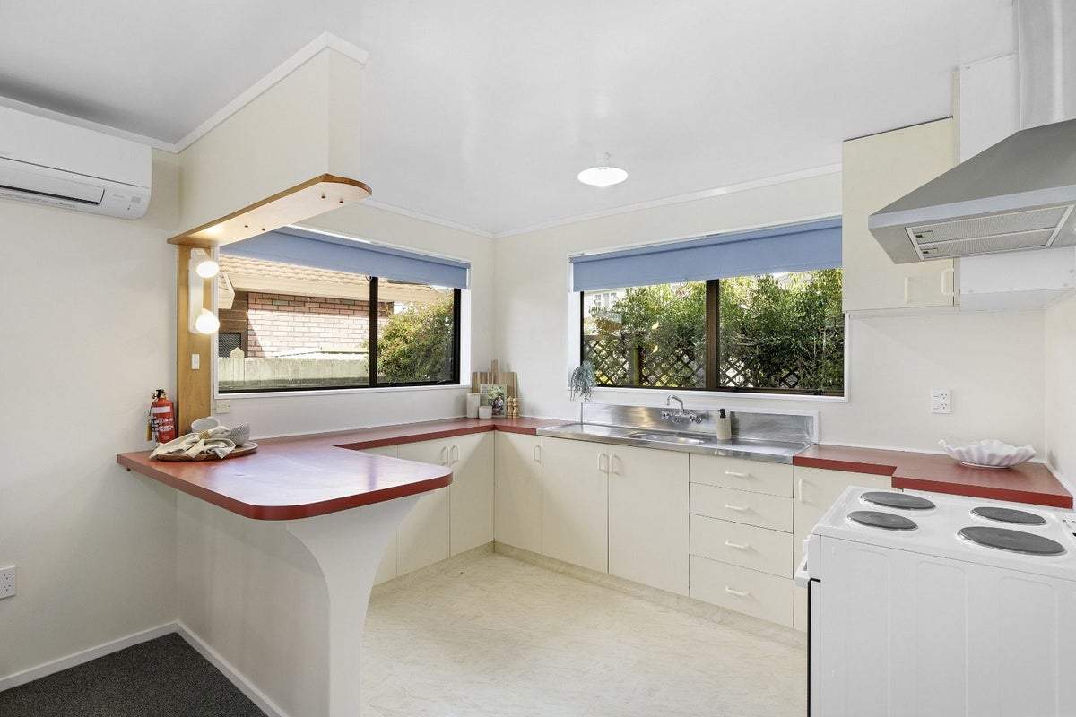 3/41 Athlone Crescent North, Avalon, Lower Hutt - Carousel 2