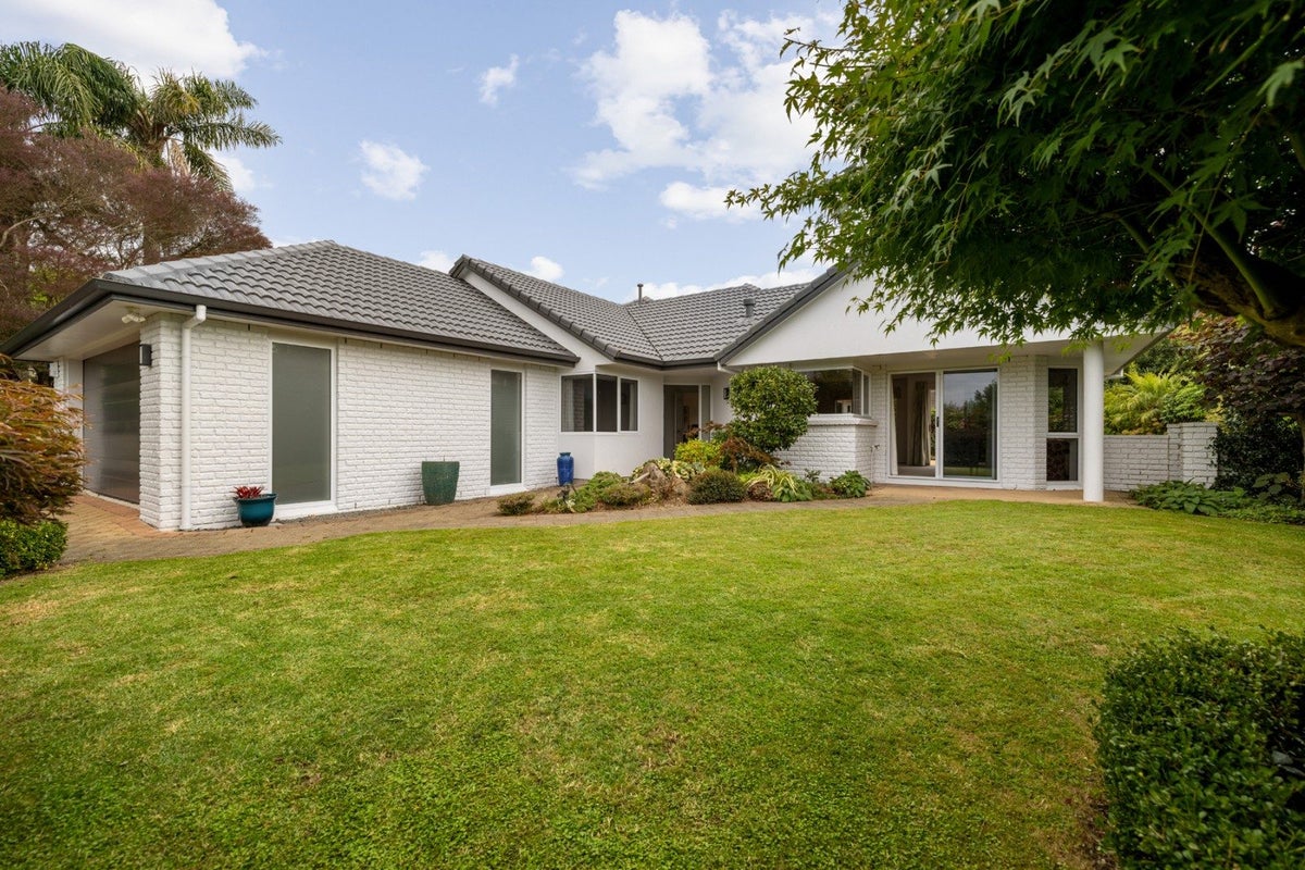 8 Scotney Mews, Bethlehem, Tauranga - Carousel 1