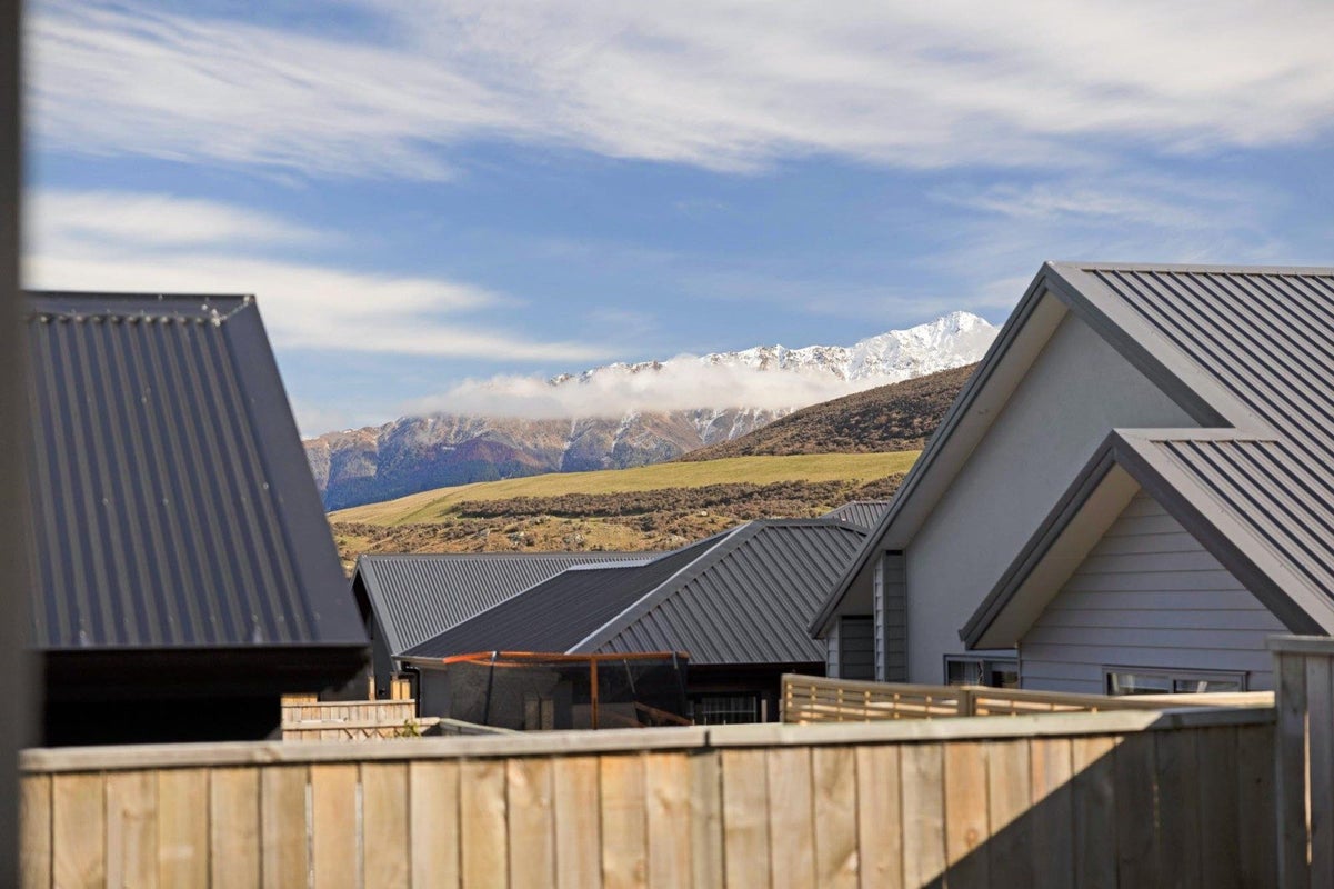 10 Leicester Street, Jacks Point, Queenstown - Carousel 31