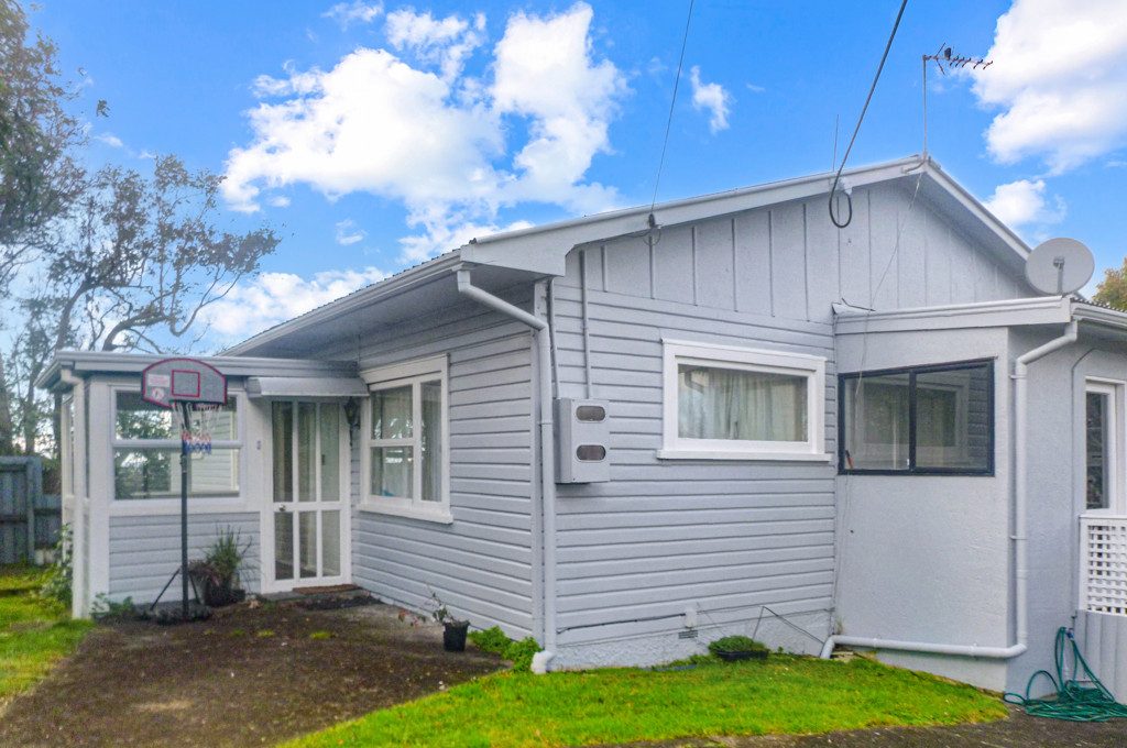 53 Target Road, Totara Vale, Auckland - Carousel 1
