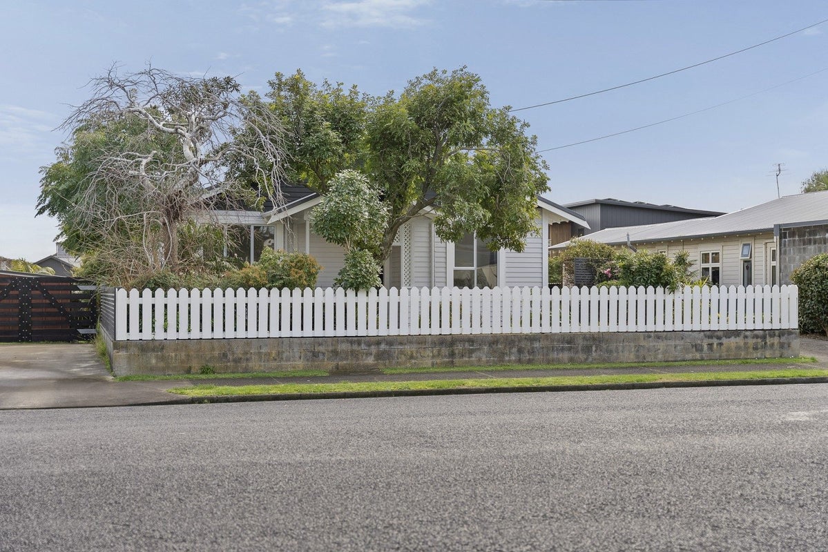 9 Princes Street, Fitzroy, New Plymouth - Carousel 25