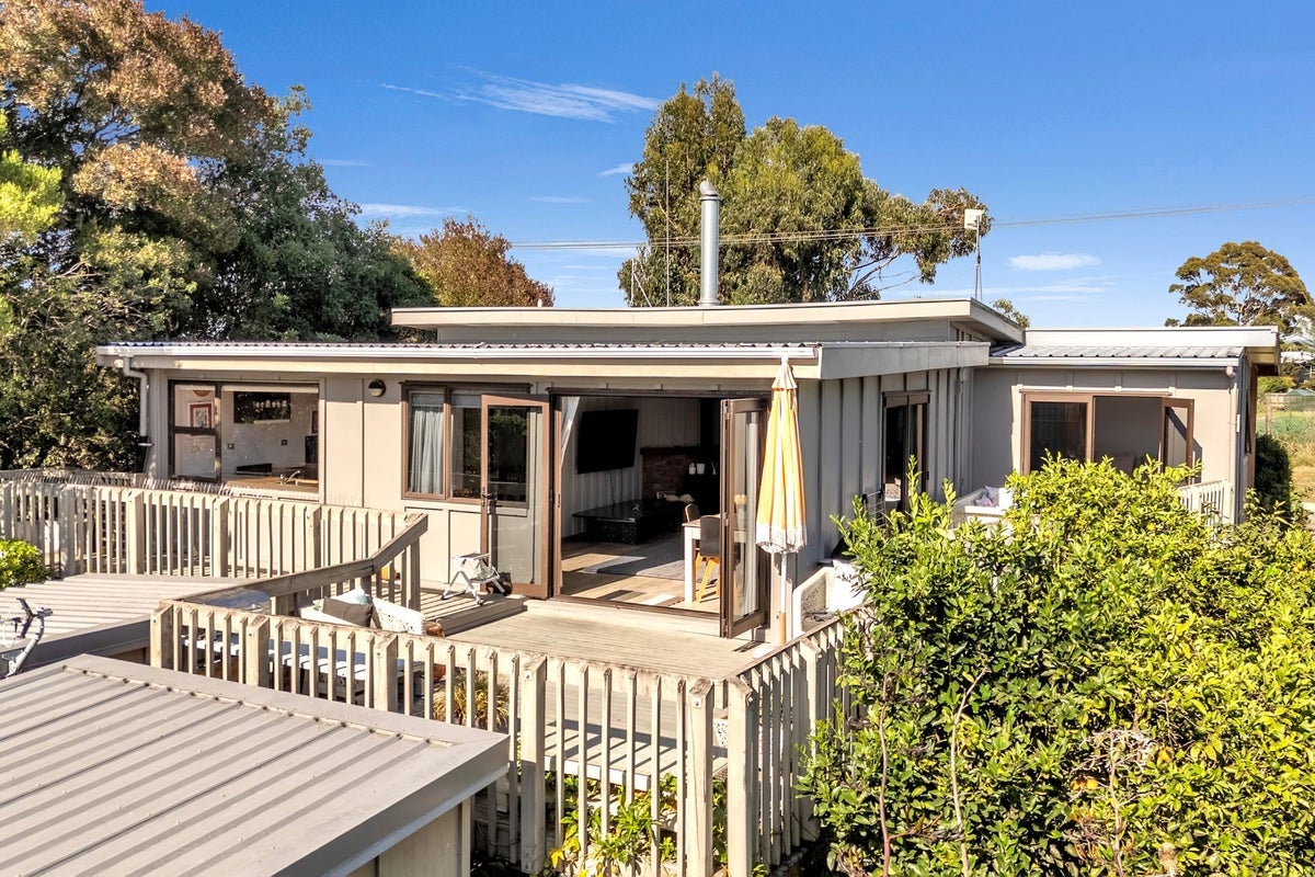 139 Barnett Avenue, Best Island, Richmond - Carousel 2