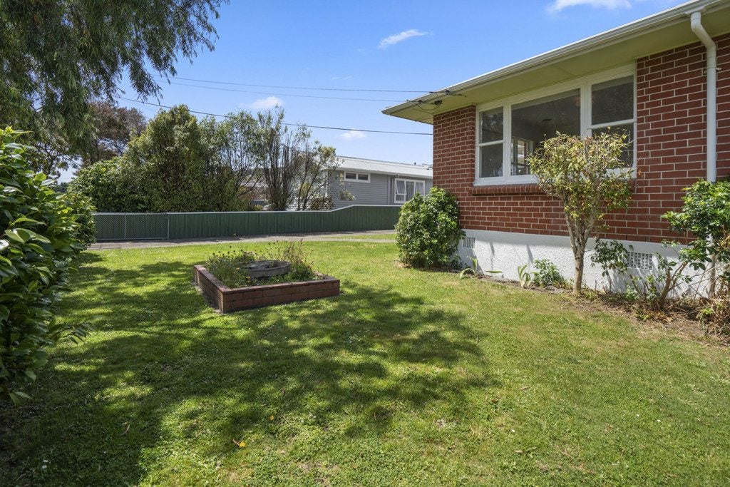 210 Taita Drive, Avalon, Lower Hutt - Carousel 2