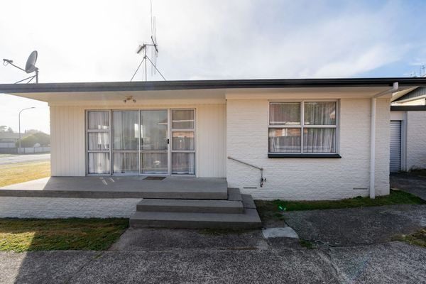 73 Bremworth Avenue, Dinsdale, Hamilton - Carousel 1