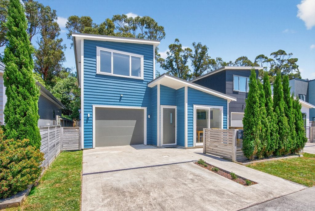 3E Breakwater Way, Whitby, Porirua - Carousel 1