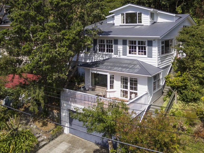 15 Doris Gordon Crescent, Crofton Downs, Wellington - Carousel 1