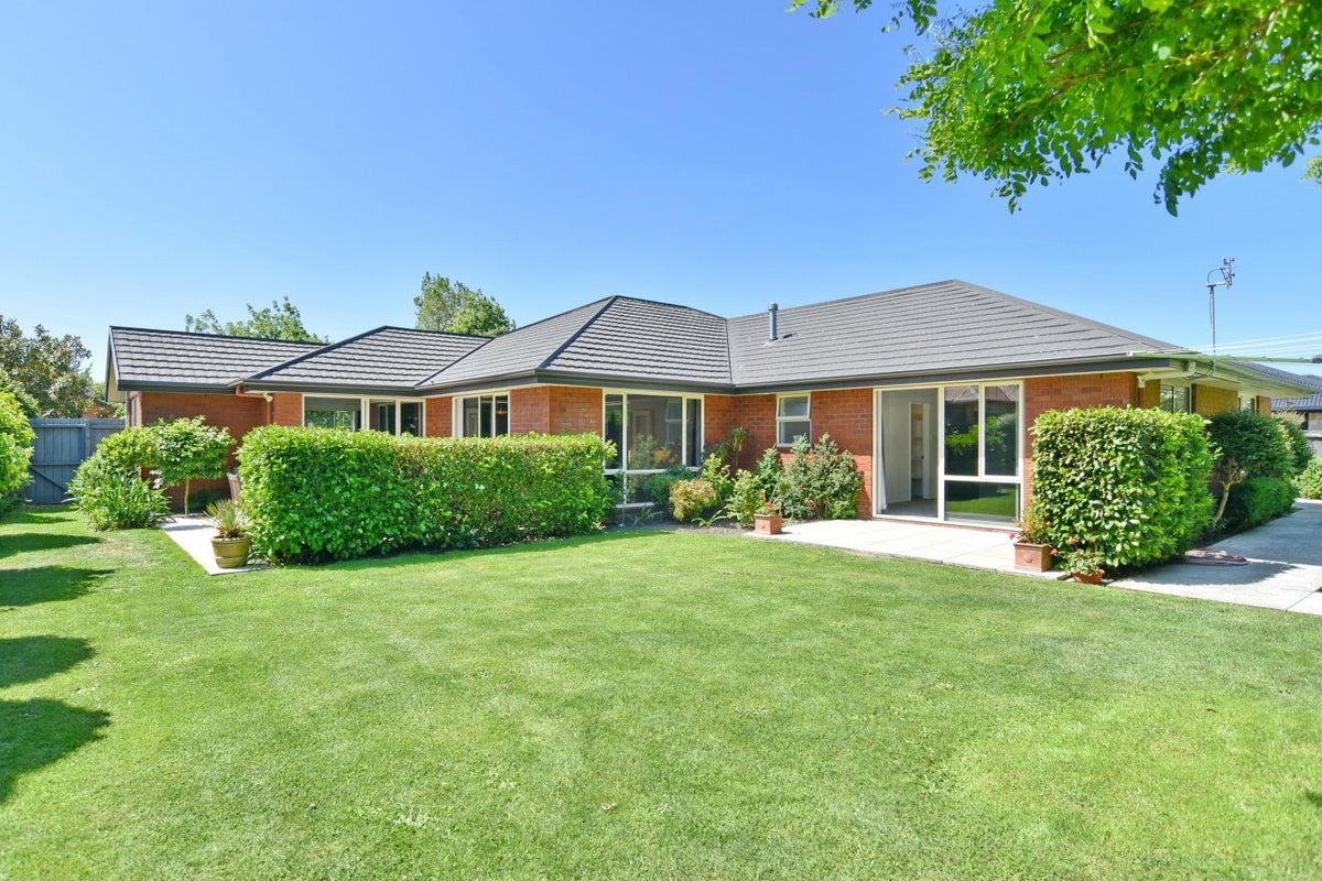 42 Woodhurst Drive, Casebrook, Christchurch - Carousel 2