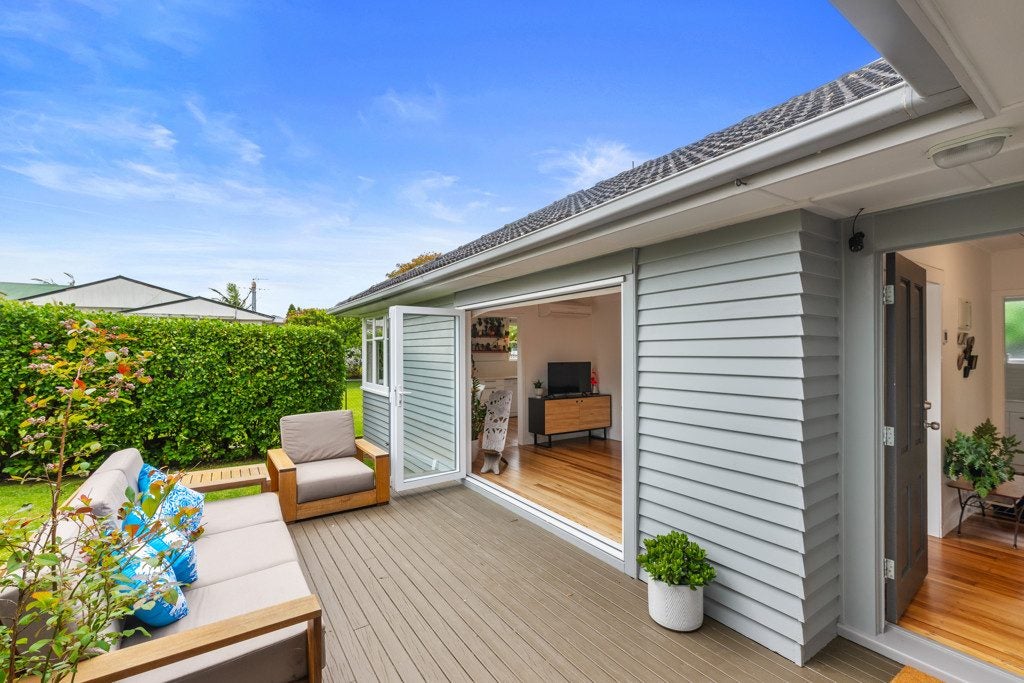 86 Taikata Road, Te Atatu Peninsula, Auckland - Carousel 1