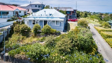 11 Havelock Road, Hospital Hill, Napier - Carousel 1