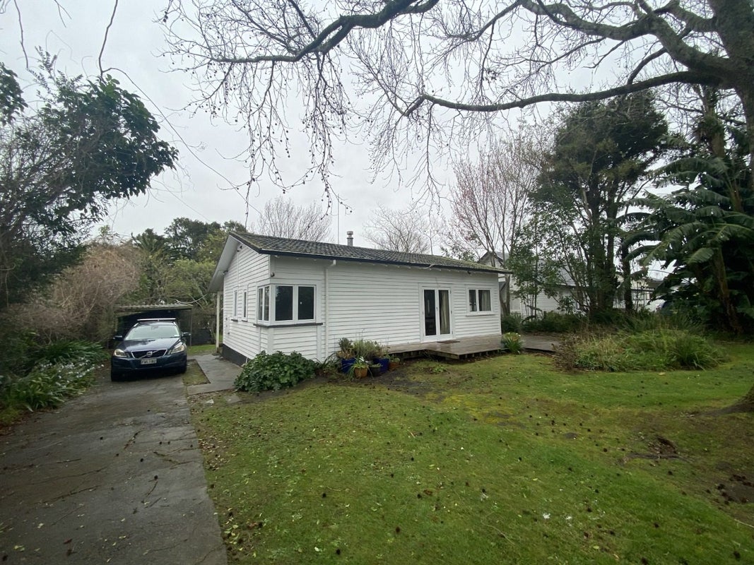 29 Mcrobbie Road, Papakura - Carousel 1