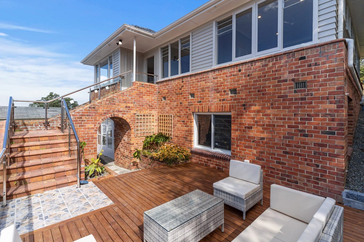 45B Endeavour Street, Blockhouse Bay, Auckland - Carousel 1