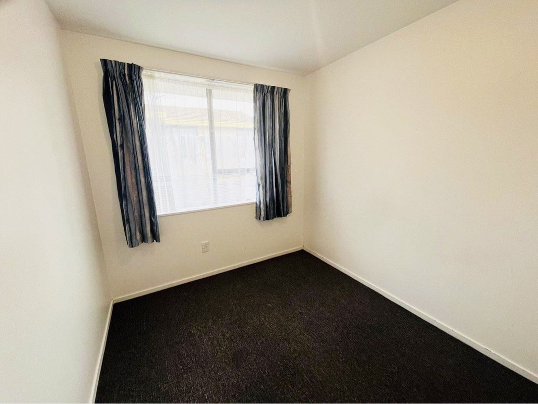 37 York Street, Waltham, Christchurch - Carousel 6