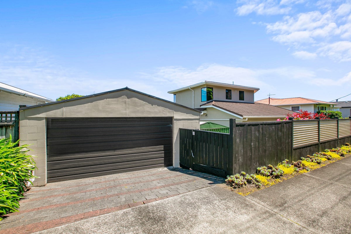 22 Victoria Road, New Plymouth, New Plymouth - Carousel 25