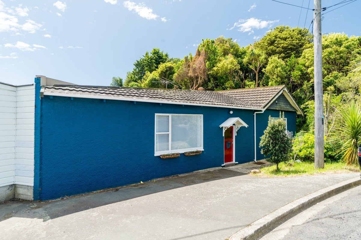 1 Greenacres Street, Macandrew Bay, Dunedin - Carousel 1