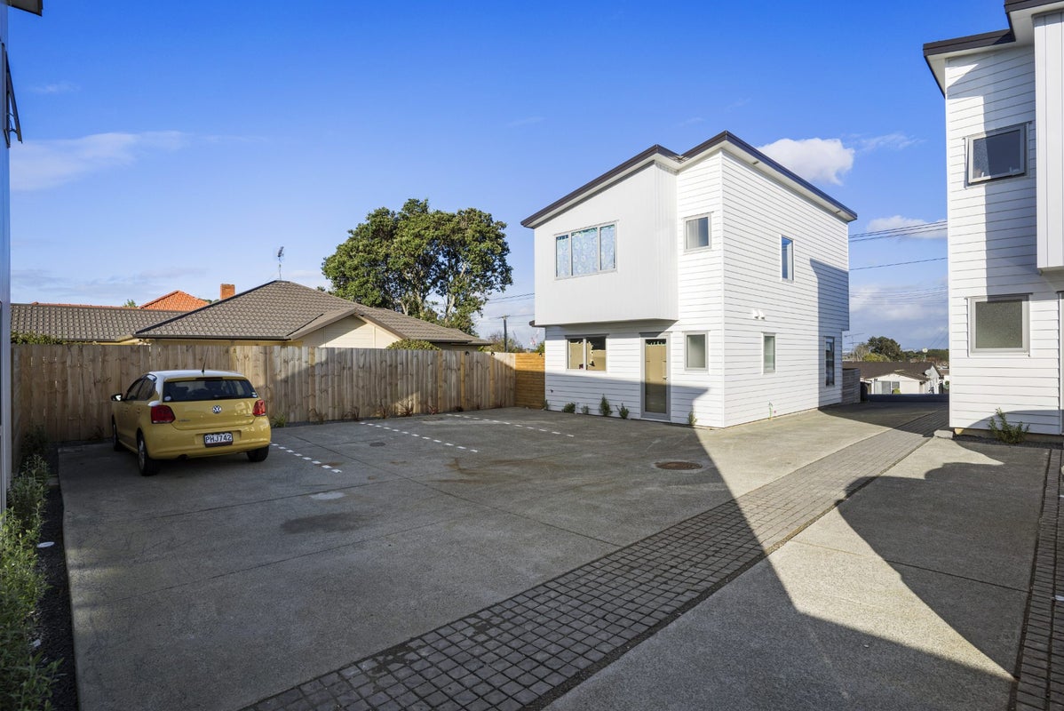 6/29 Commissariat Road, Mount Wellington, Auckland - Carousel 15