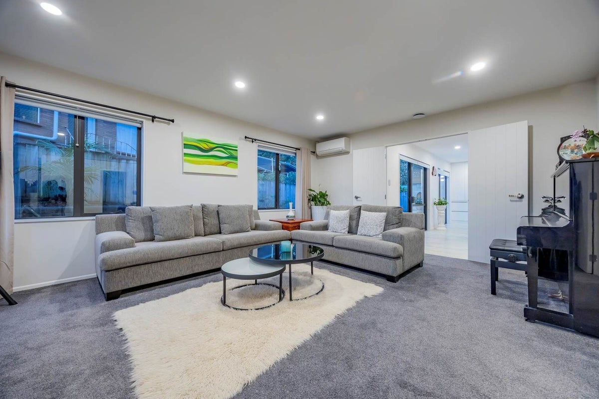 46 Kurnell Drive, Botany Downs, Auckland - Carousel 2
