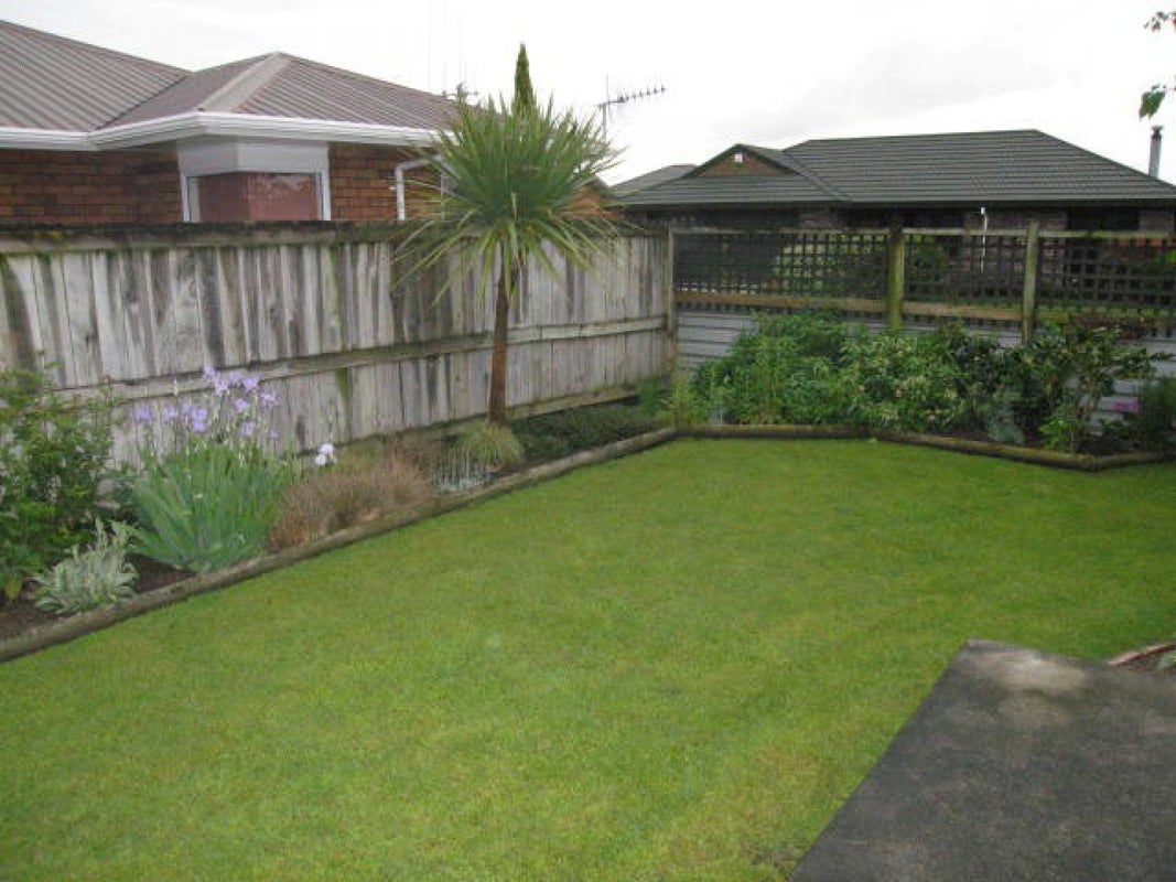 8 St Pauls Court, Highbury, Palmerston North - Carousel 12