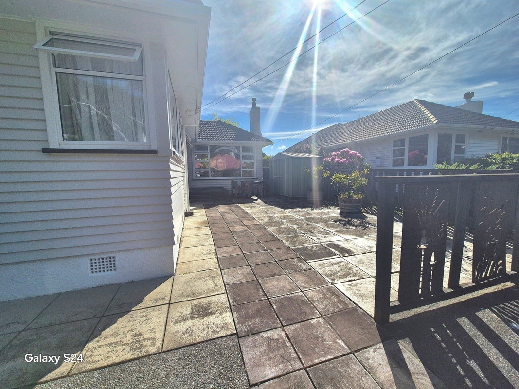 18 Parnell Street, Fairfield, Lower Hutt - Carousel 22