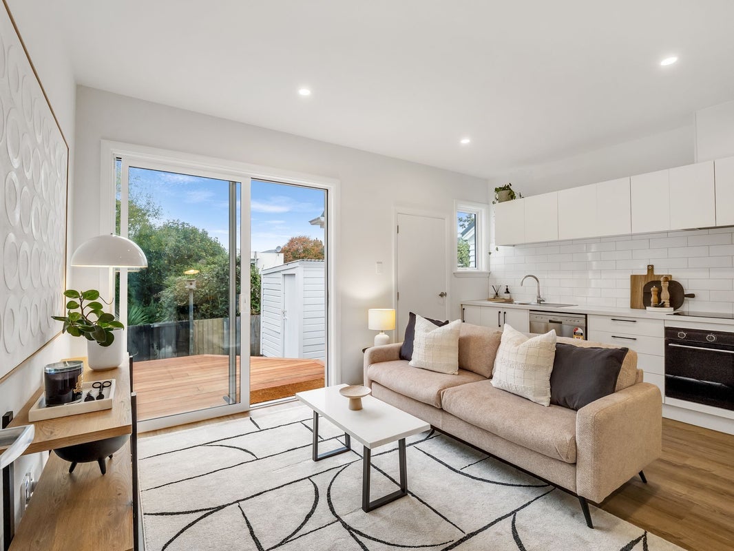 18 Kitchener Place, Opawa, Christchurch - Carousel 1