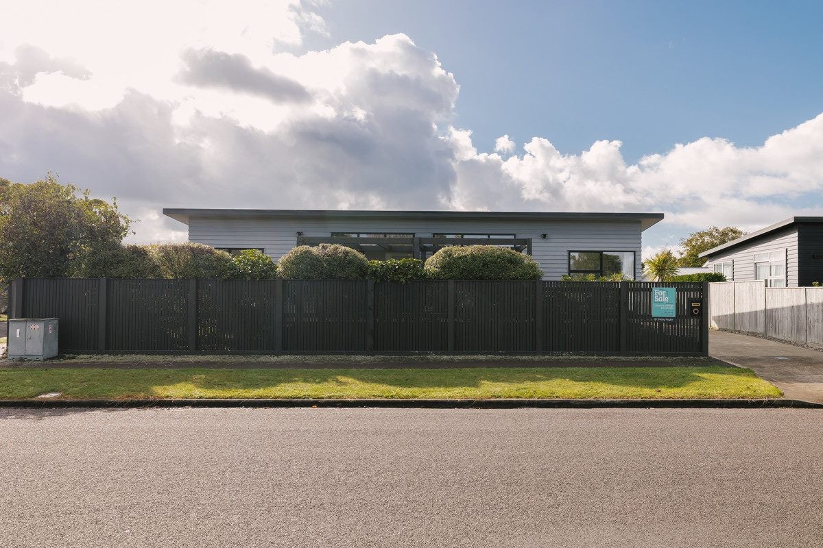 1 Annandale Avenue, Takaro, Palmerston North - Carousel 29
