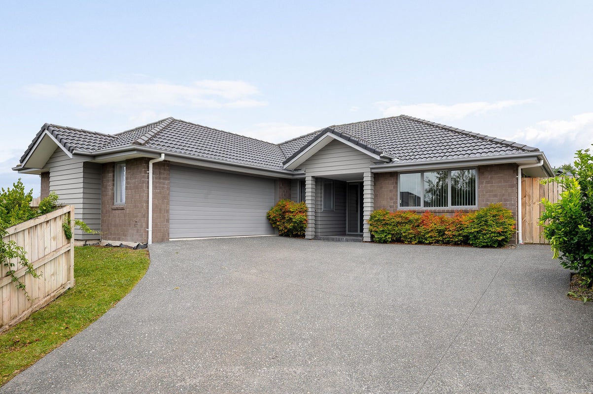 5 Northbrook Glen, Flagstaff, Hamilton - Carousel 1