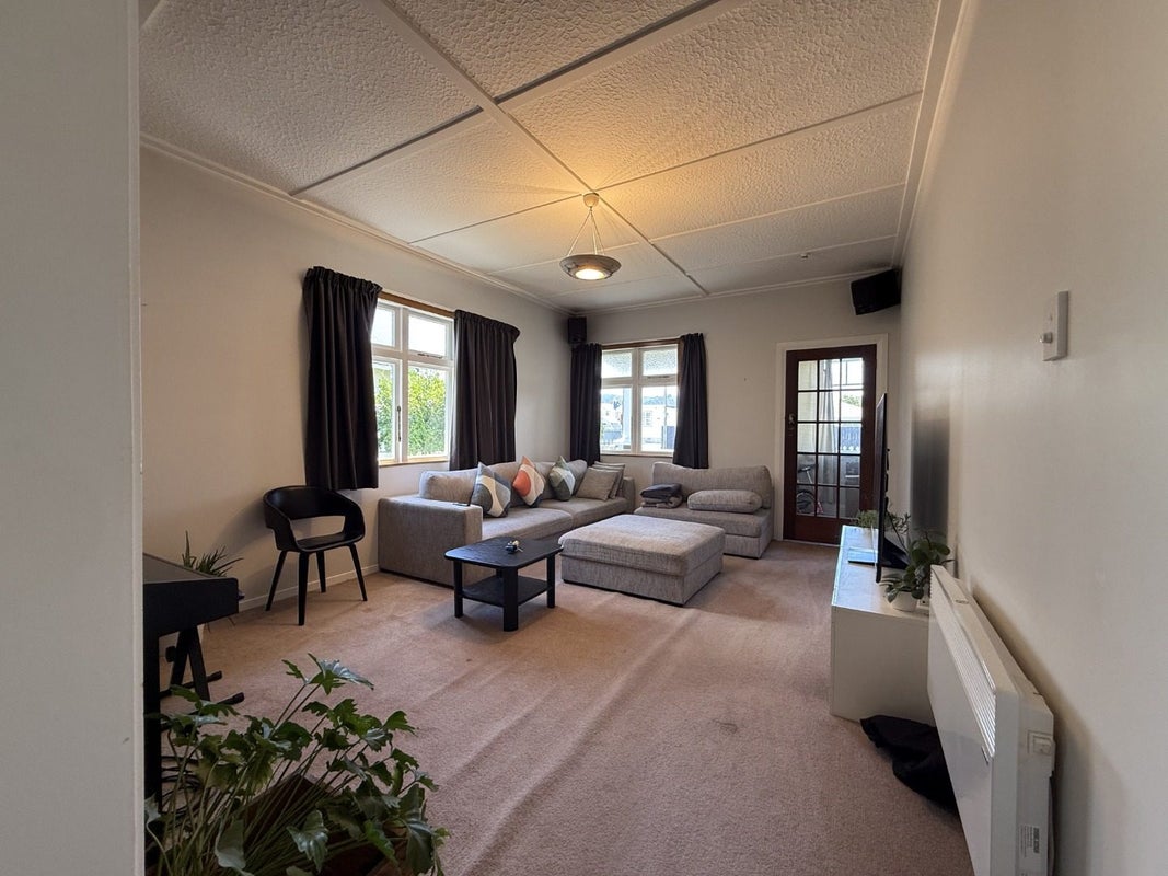4 Beth Street, Trentham, Upper Hutt - Carousel 2