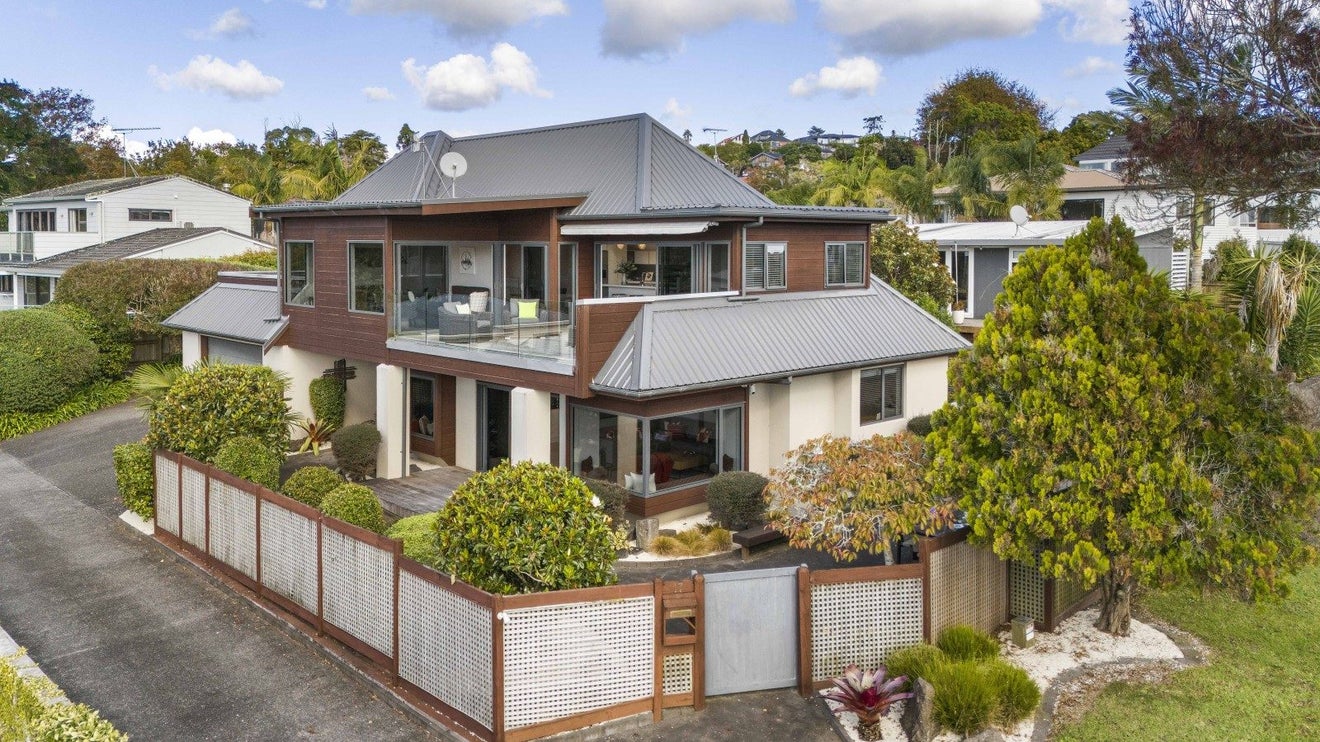 17 Sea View Terrace, Cockle Bay, Auckland - Carousel 2