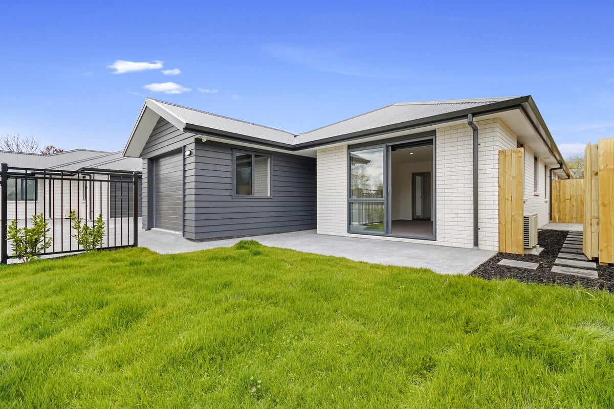 1/72 Marshall Street, Fairfield, Hamilton - Carousel 2