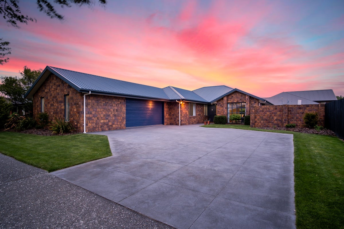 89 Northwood Boulevard, Northwood, Christchurch - Carousel 1