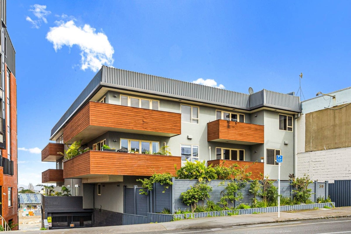11/39 Mount Eden Road, Eden Terrace, Auckland - Carousel 1