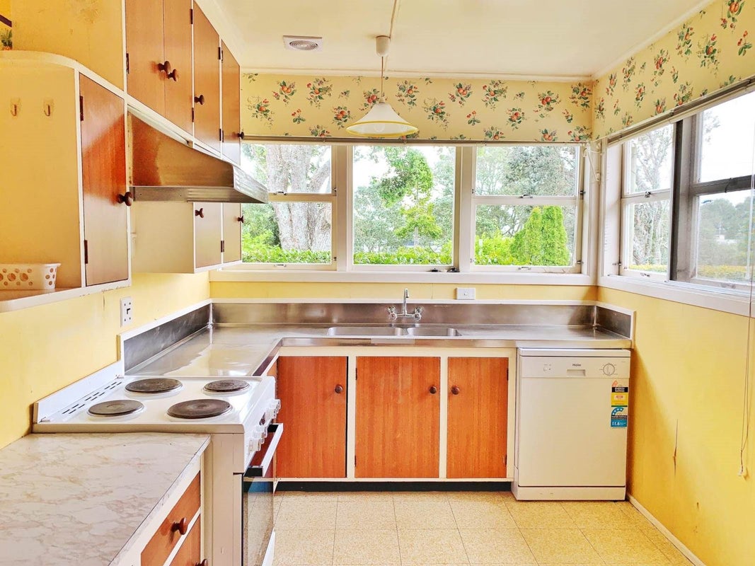 471 Glenfield Road, Glenfield, Auckland - Carousel 2