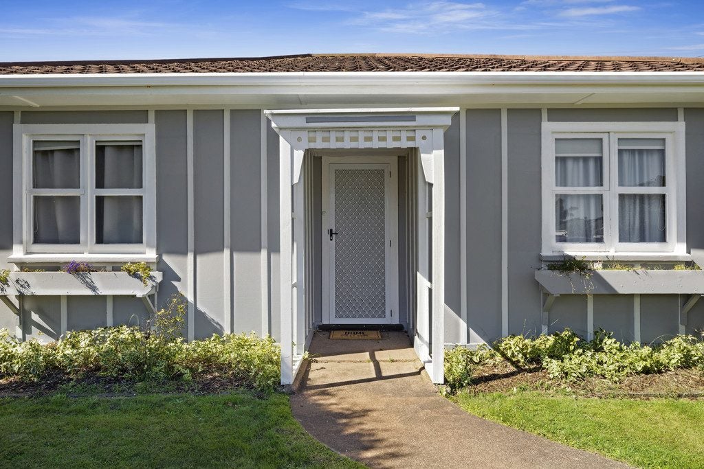 10 Tukapa Street, Westown, New Plymouth - Carousel 16