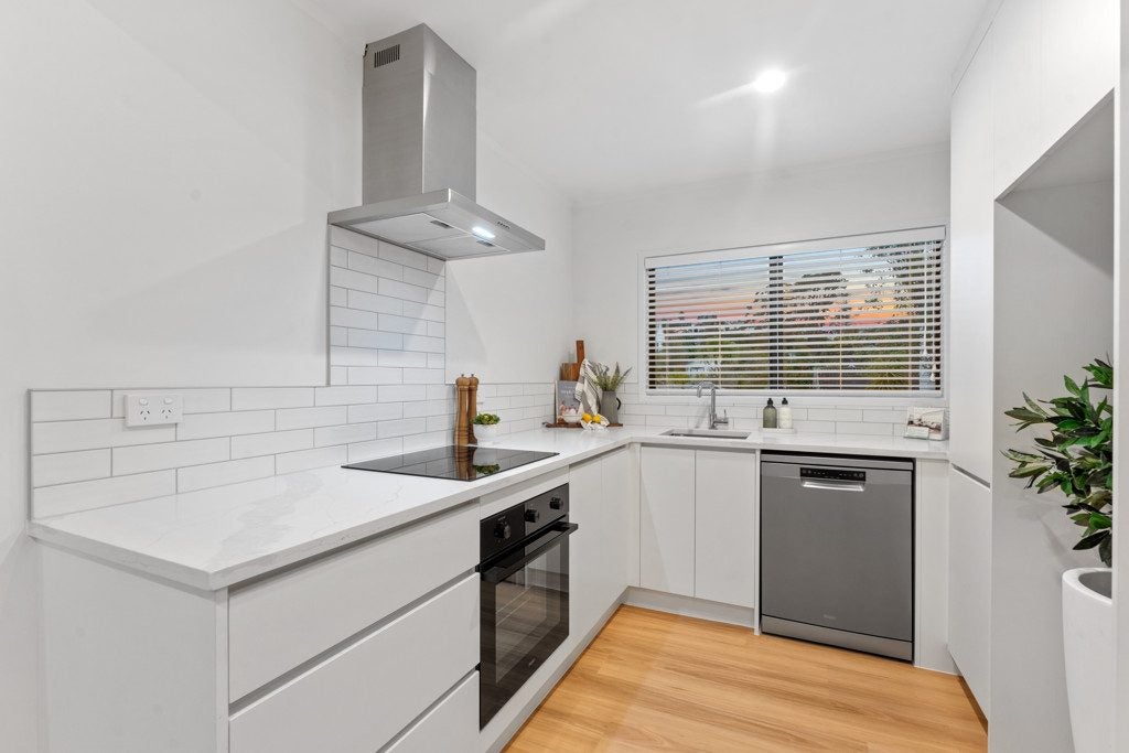 1/36 Gatman Street, Birkdale, Auckland - Carousel 1