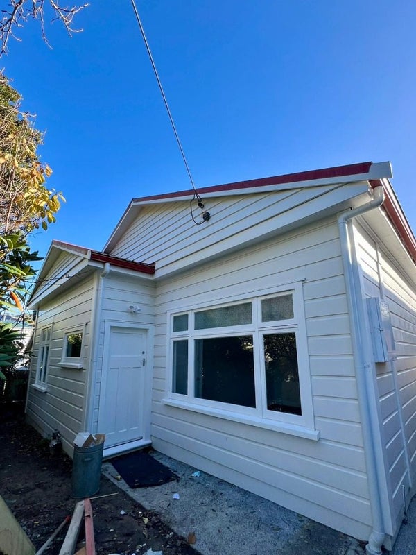 42 Te Wharepouri Street, Berhampore, Wellington - Carousel 2