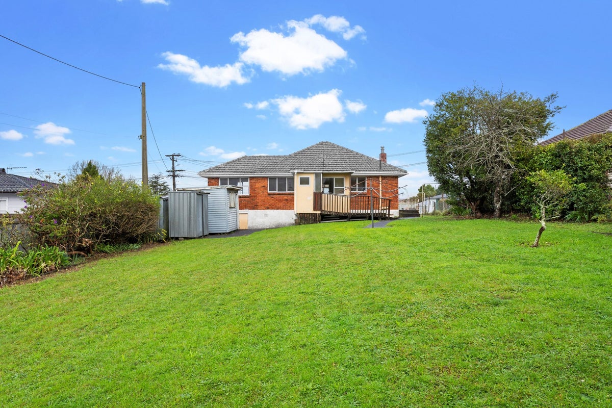 202 New Windsor Road, New Windsor, Auckland - Carousel 1